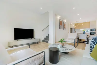 Spacious Parkview 3-Bedroom Villa with garage_Unit 45