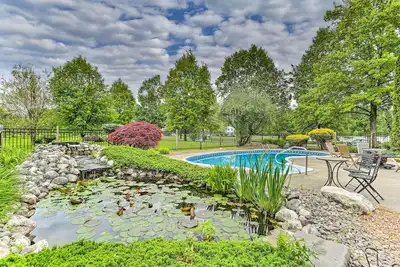 Image de Serene Hudson Valley Escape in Historic Montgomery with Hottub, Pool, King Suite