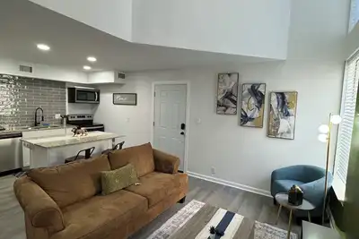 Image de The \"PentHouse\" 5 Min from Love Field 3bd Loft