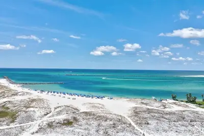 Image de Nautical Way Condos Unit # 114 E partial gulf view near beach