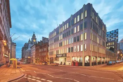 Image de Luxury apartment near the waterfront – prestigious Water Street location!