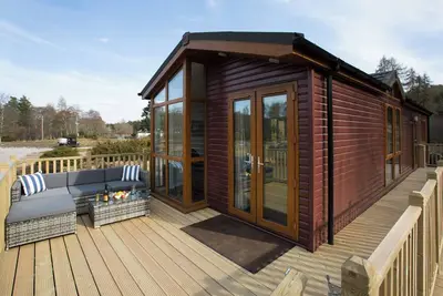 Image de Bluebell Lodge - Sleeps 4, Hot Tub, Loch & Woodland