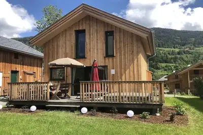 Image de Chalet chaleureux avec sauna et bain Ă remous