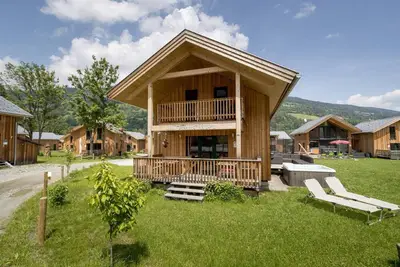 Image de Agréable chalet avec jacuzzi intérieur