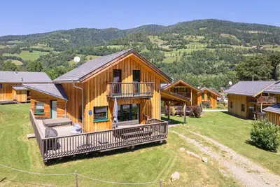 Image de Joli chalet avec sauna et bain à remous