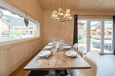Image de Chalet confortable avec jacuzzi