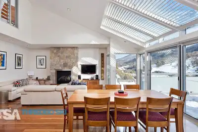 Image de The Peak Penthouse 8