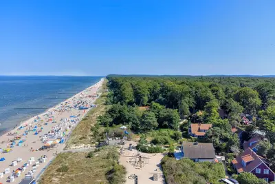 Image de Vacation apartment with private sauna and fireplace, right on the beach.