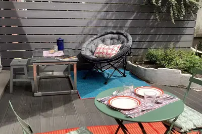 Image de Appartement contemporain de charme, jardin & terrasse privée – Calme et Lumineux