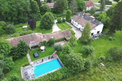 Image de Gîte confort avec piscine, Spa, Wi-Fi et parking à 6 Rue du Pré de la Haie