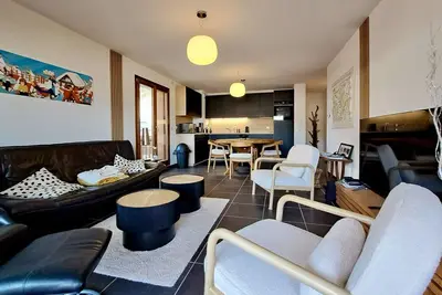 Image de Appartement lumineux 2 chambres avec terrasse et garage privé à Briançon