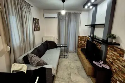 Appartement \"Miltos's House Thessaloniki\" avec jardin privé, Wi-Fi et climatisation