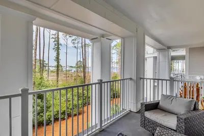 Image de Serene Bayfront Escape: 1st Floor Two-Bedroom Retreat with King Beds & Scenic Views! Sleeps up to 4 Guests for an Idyllic Stay at Sandestin Golf and Beach Resort!