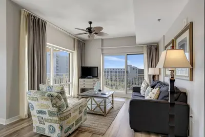 Image de Luau 2-Bedroom Oasis: One King and Two Queen Beds Access to Lagoon Pool and Beach at Sandestin Golf and Beach Resort!