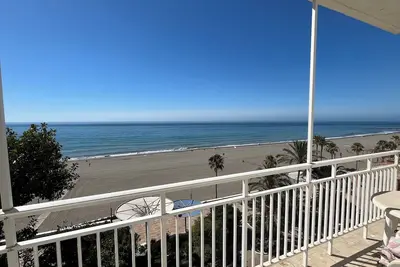 Image de 221 - First line beach apartment Estepona Town