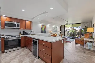 Image de Completely Remodeled-Ocean View-Large Lanai-Well Equipped-Ac