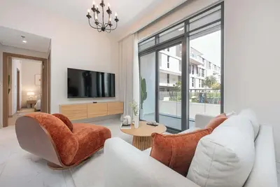 Image de Contemporary 2br in Azizi Greenfield - Meydan!