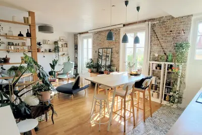 Image de Superbe appartement duplex grand et lumineux avec espace bureau