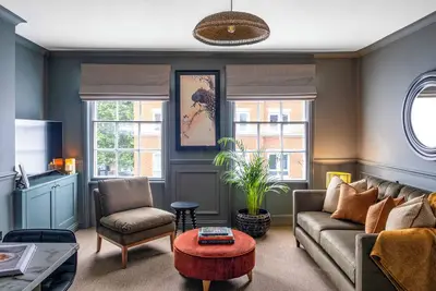 Apartment 8, king size bed