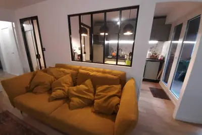 6' à pied  du centre  et  port \nAPPARTEMENT Confortable dans Residence  Calme
