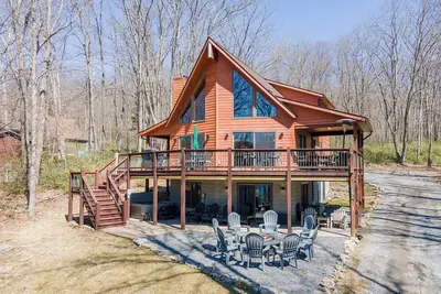 Image de New! Current Situation: Split Lakefront, Hot Tub, Dock, A/C, Fireplace!