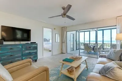 Image de Panoramic Gulf Views 2 Bed 2 Bath at Siesta Key Beach Steps to Gulf
