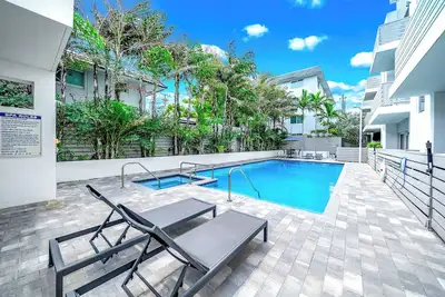 Image de Pool+Hot Tub+Sauna+Gym! 1 Minute Walk To Beach!