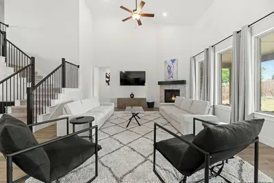Image de Lake Cove Retreat- 4-Bedroom Escape
