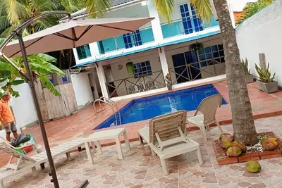 Image de Tropical 3 Br/3 Ba beach Villa w pool, WiFi, & Ac in beautiful Santa Veronica!
