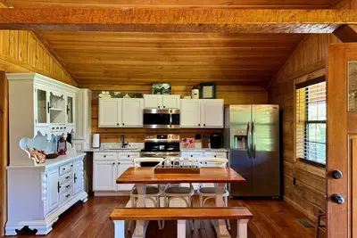 Image de Camp 98 - Charming 2-bedroom cabin with Ac, WiFi in lovely Beatrice