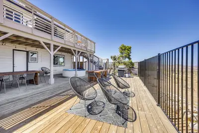 Image de High-Desert Home w\/ Hot Tub & Cowboy Pool
