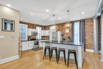 Image de New Listing! BriKCtoria 1102 (3-Bedroom Home) - Pets Allowed