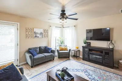 Image de New Listing! Cozy Corner Oasis with Hot Tub