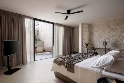 Image de Lavish Crete Villa | Villa Opera | Private Heated Pool | Wellness Facilities & Gym | Outdoor Shaded Dining Area & Bbq | Direct Access to the Beach | 4 Bedrooms | Chania