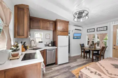 Image de Julian Cafe Couples Cottage - Breakfast Included at The Julian Cafe & Bakery!
