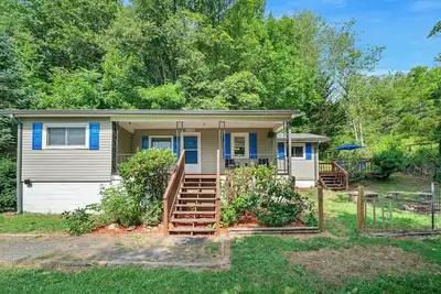 Image de The Honeycomb Hideout-Charming 2-bedroom house in marvelous Bakersville