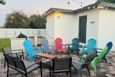 Image de Fully-Remodeled Home + Private Backyard, Hollywood