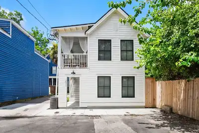 Image de Charleston Charm - 3 Bedroom - 2 Blocks to King St