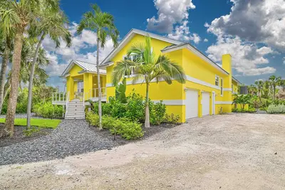 Image de Newly renovated beautiful Sanibel Island 5 bed/7 bath near beach home w/ pool.
