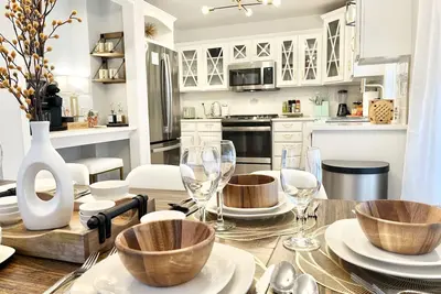 Image de River View, walk to town, stylish, Spacious