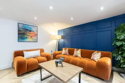 Image de Flat 7 Prestbury Road · Large Modern 2 Bedroom Apartment Close to Town