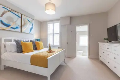 Image de Stunning 5 Bed Regency Home