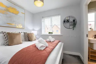 Image de Modern Two Bedroom Two Bathroom Home