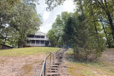 Catfish Cove on Lake Barkley with Private Dock\n