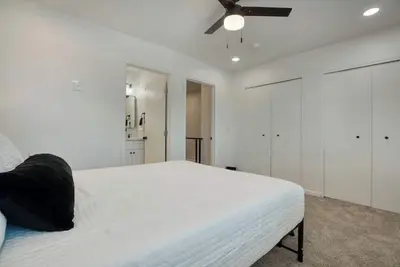 Modern Industrial Container\n\n