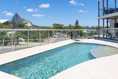 Image de The Peace Pod - beach inspired apartment with complex pool, walk to beach, pets welcome