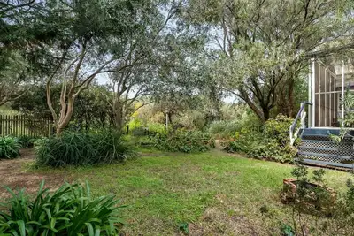 Image de Seaside Sanctuary - Beautiful family home located right next to the beach.