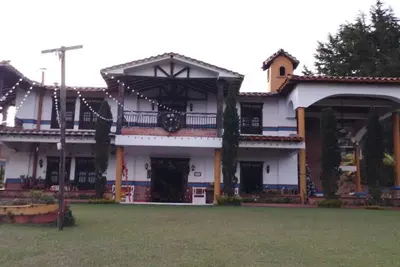 Image de 10 min Internal Medellin Airport. House Finca family-friends meetings
