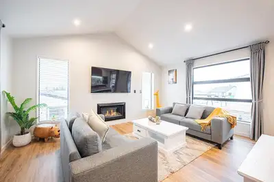 Image de Mountain view/peaceful/warm/family friendly unitA