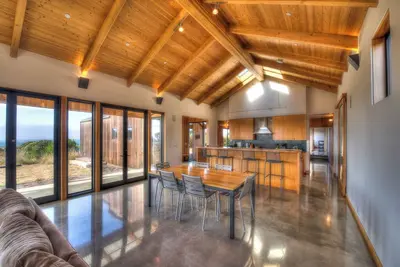 Image de Spectacular Beach Front Sea Ranch Contemporary - Excellent Ocean Views